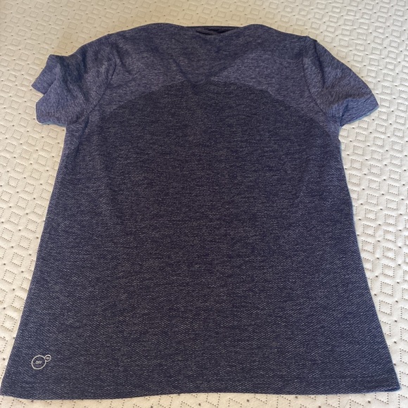 Puma women’s golf shirt - Picture 3 of 3